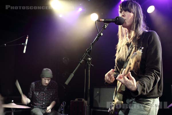 SHE KEEPS BEES - 2010-02-27 - PARIS - La Maroquinerie - 